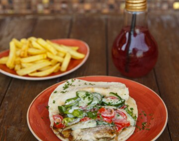 Salad with Plain Naan and Drink